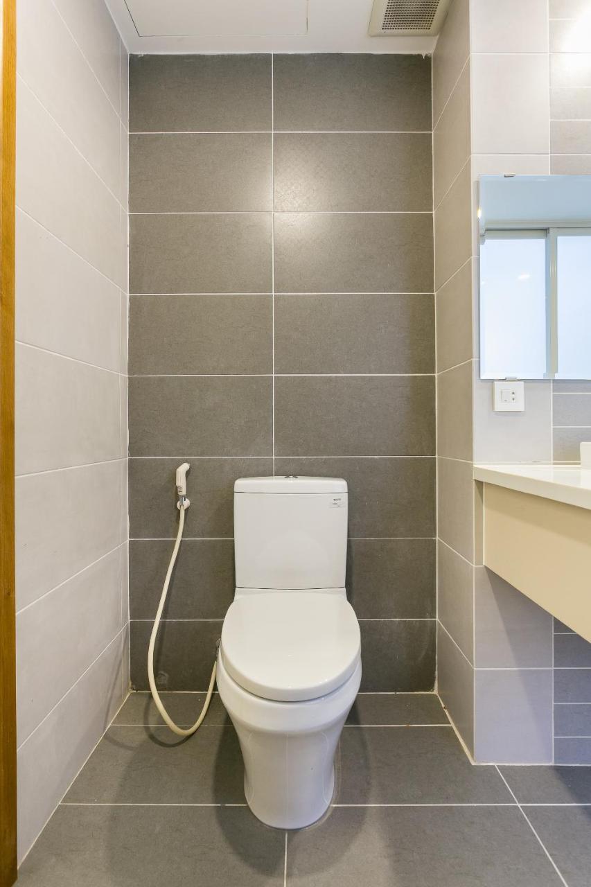 Oyo 138 Aparthotel 18 Thành Pho Ho Chí Minh Esterno foto
